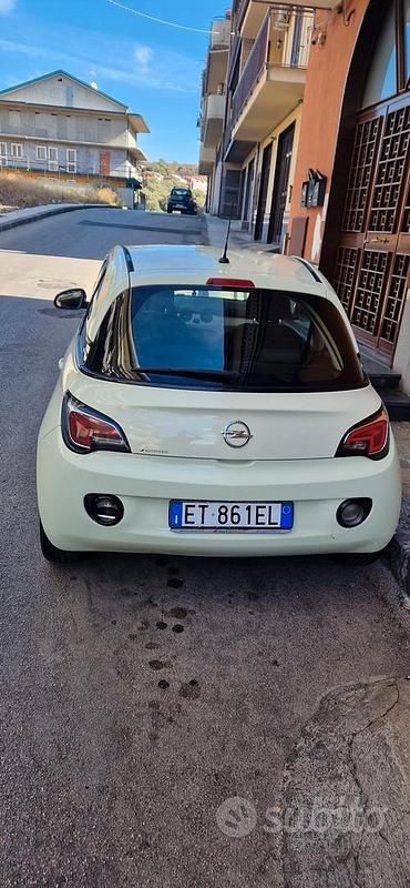 Usata Opel Adam 101 CV (74 kW) 2013 Utilitaria