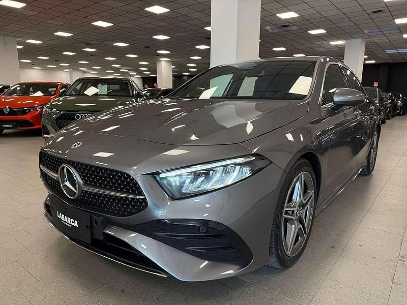Usata Mercedes A200 AMG Line Premium 163 CV (119 kW) 2025 Nero Berlina