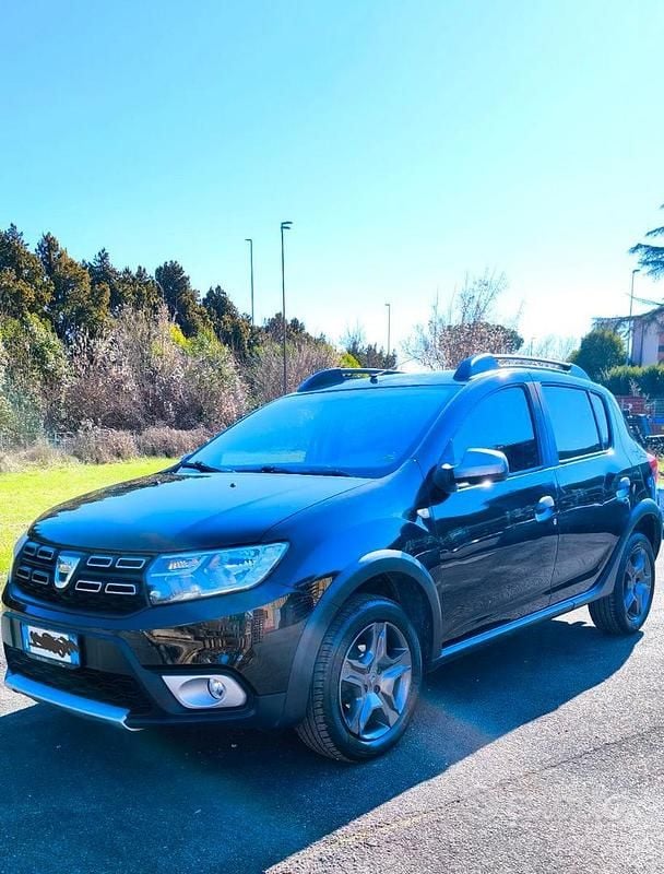 Usata Dacia Sandero 90 CV (66 kW) 2017 Nero Berlina