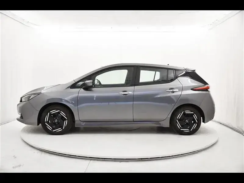 Usata Nissan Leaf Acenta 2023 Grigio scuro Utilitaria