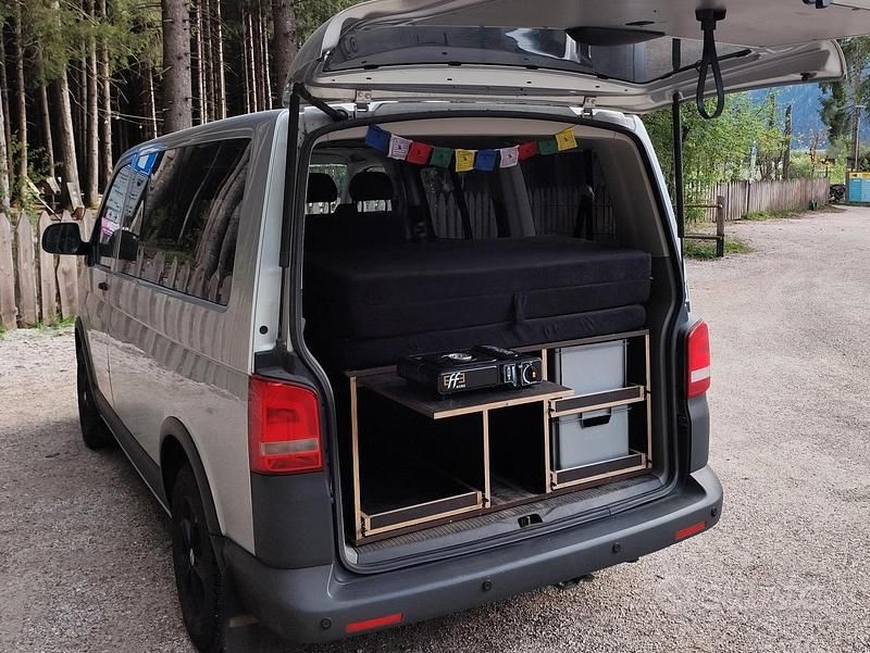 Usata VW T5 140 CV (102 kW) 2012 Grigio Furgone