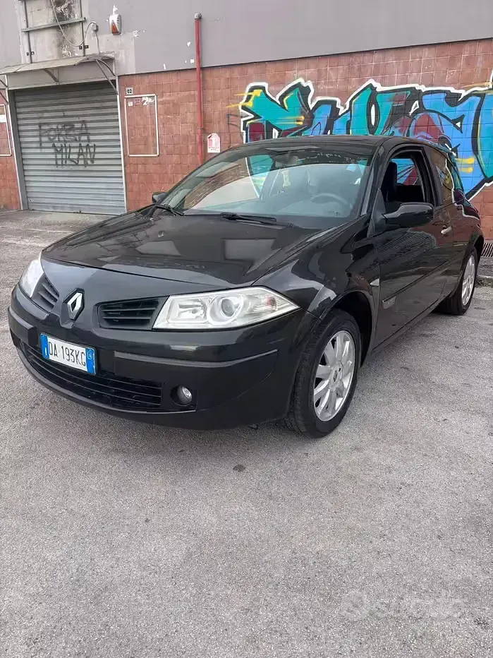 Usata Renault Mégane II 106 CV (77 kW) 2006 Nero Berlina