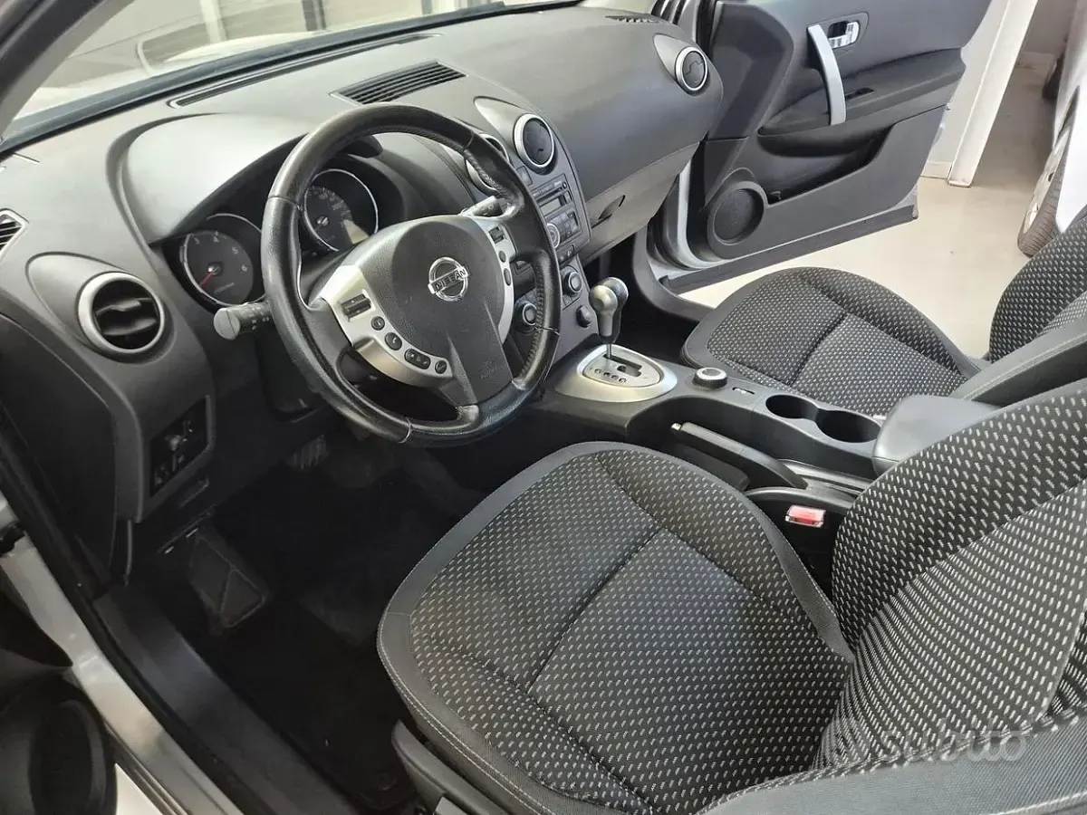 Usata Nissan Qashqai Tekna 150 CV (110 kW) 2009 Grigio SUV