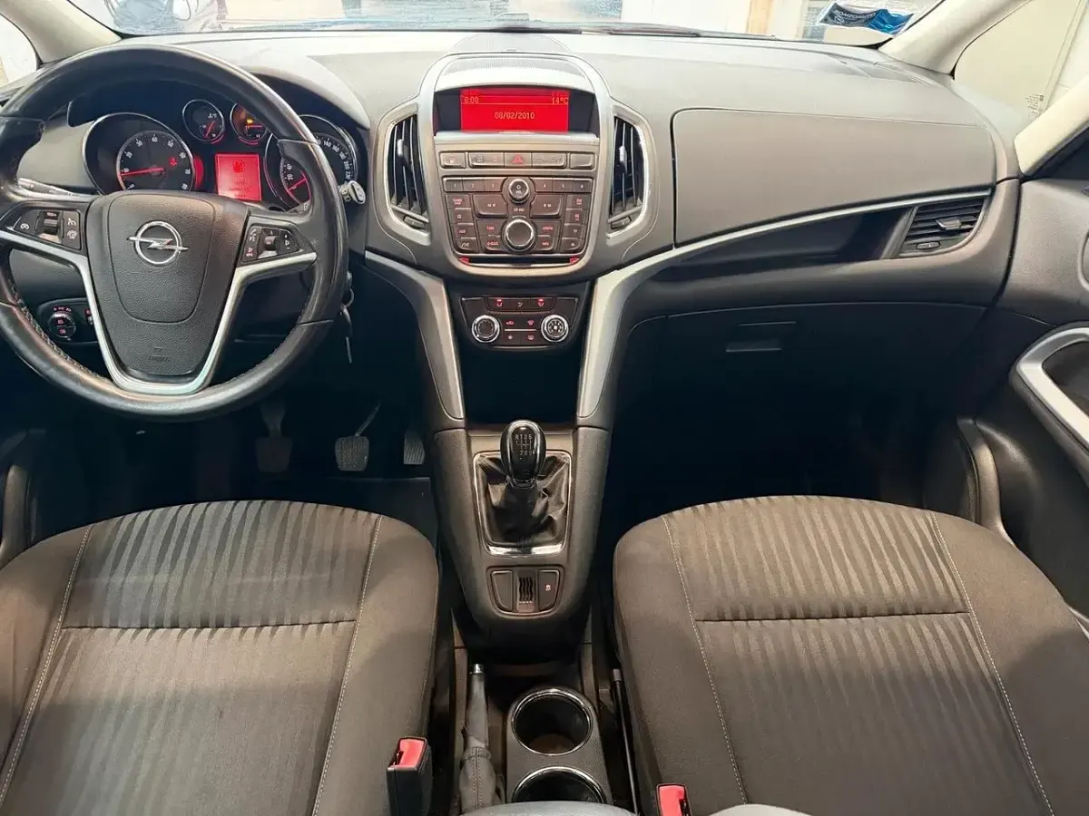 Usata Opel Zafira Tourer Cosmo 149 CV (109 kW) 2013 Bianco Monovolume