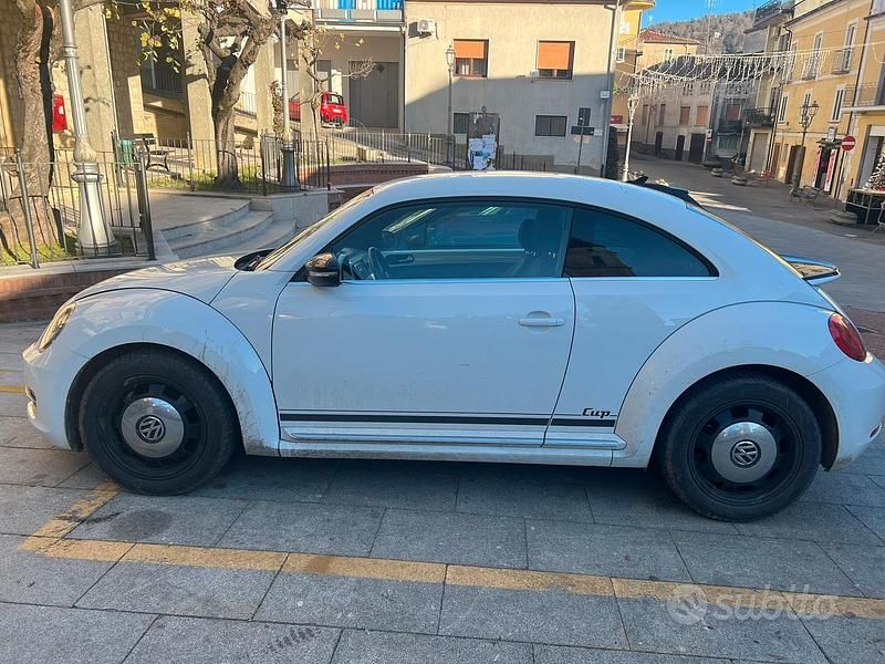 Usata VW Beetle 110 CV (80 kW) 2014 Bianco Utilitaria