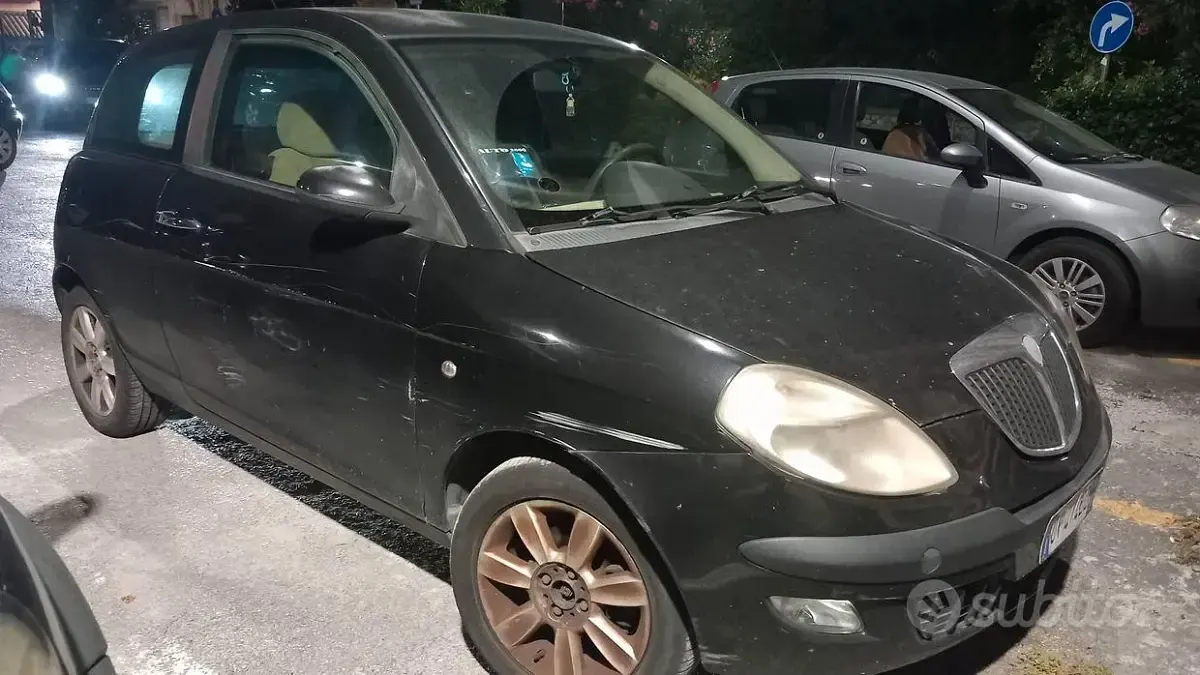 Usata Lancia Ypsilon 60 CV (44 kW) 2005 Nero Utilitaria