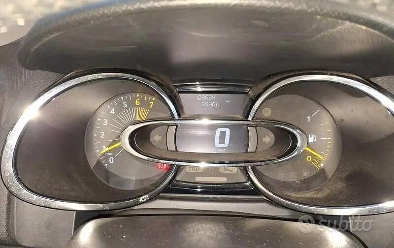 Usata Renault Clio IV 75 CV (55 kW) 2013 Arancione Berlina