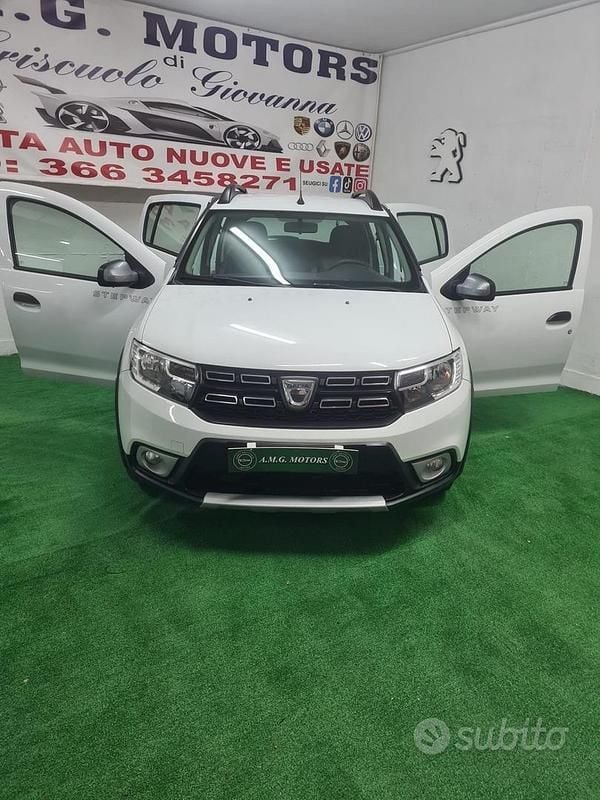 Usata Dacia Sandero Acces 95 CV (69 kW) 2020 Bianco Utilitaria