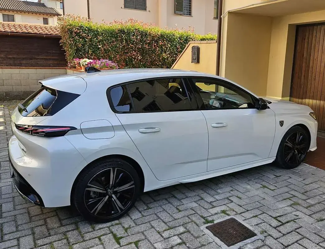 Usata Peugeot 308 GT 150 CV (110 kW) 2022 Berlina