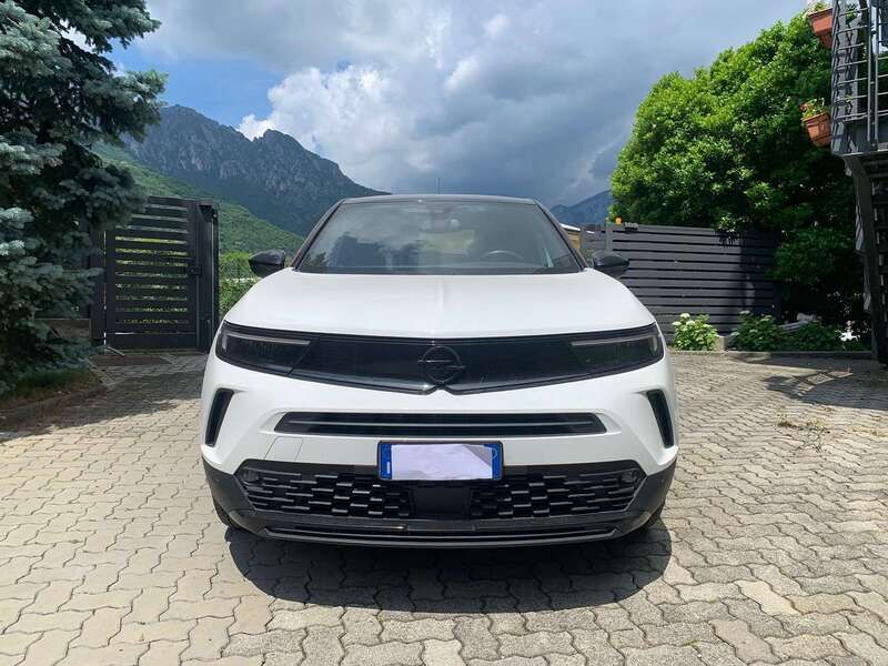 Bianco Usata 2021 Opel Mokka-e GS Line SUV | 18.000 € (Buon prezzo) - Immagine 1/4