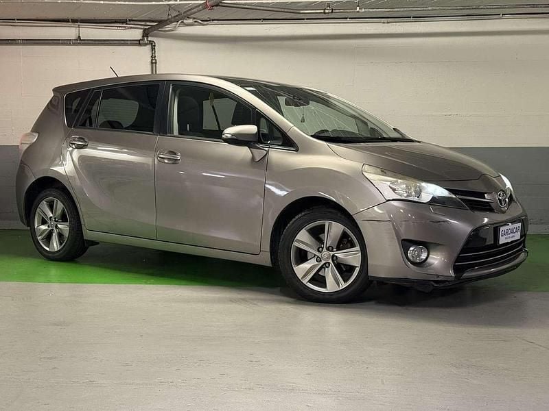 Usata Toyota Verso Style 111 CV (81 kW) 2014 Grigio Monovolume