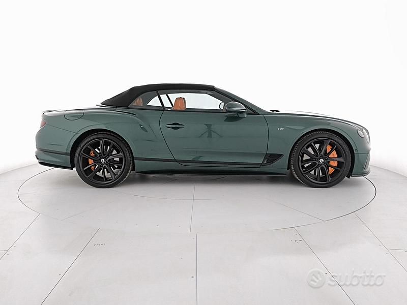 Usata Bentley Continental GT Convertible 550 CV (404 kW) 2021 Verde Cabrio