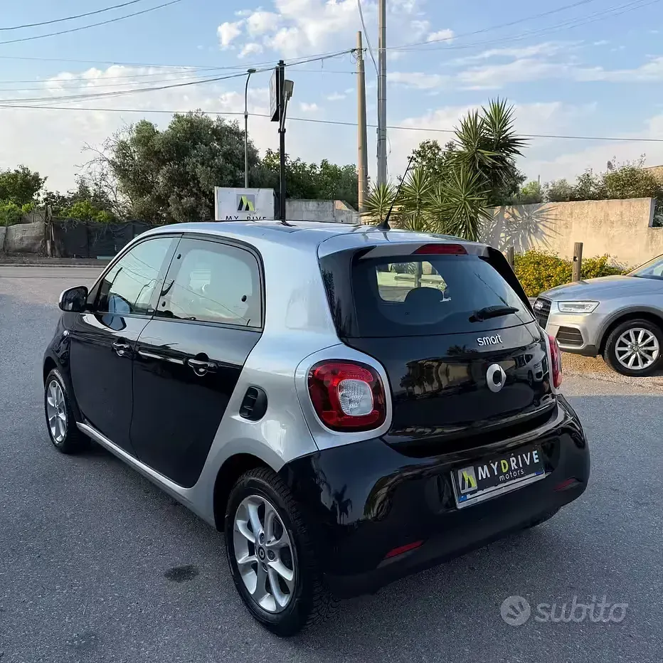 Usata Smart ForFour Passion 71 CV (52 kW) 2015 Nero Utilitaria