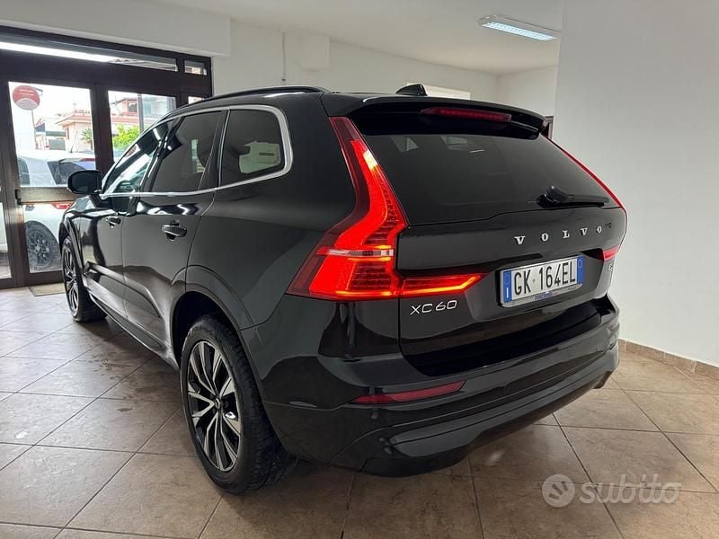 Usata Volvo XC60 Core 235 CV (172 kW) 2022 Other SUV