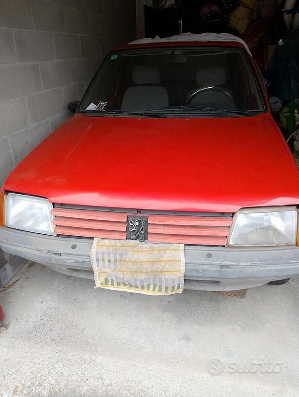 Usata Peugeot 205 54 CV (39 kW) 1990 Rosso Utilitaria