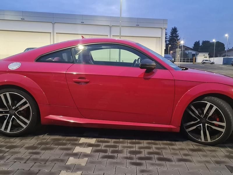 Usata Audi TT S-Line 179 CV (131 kW) 2016 Rosso Berlina