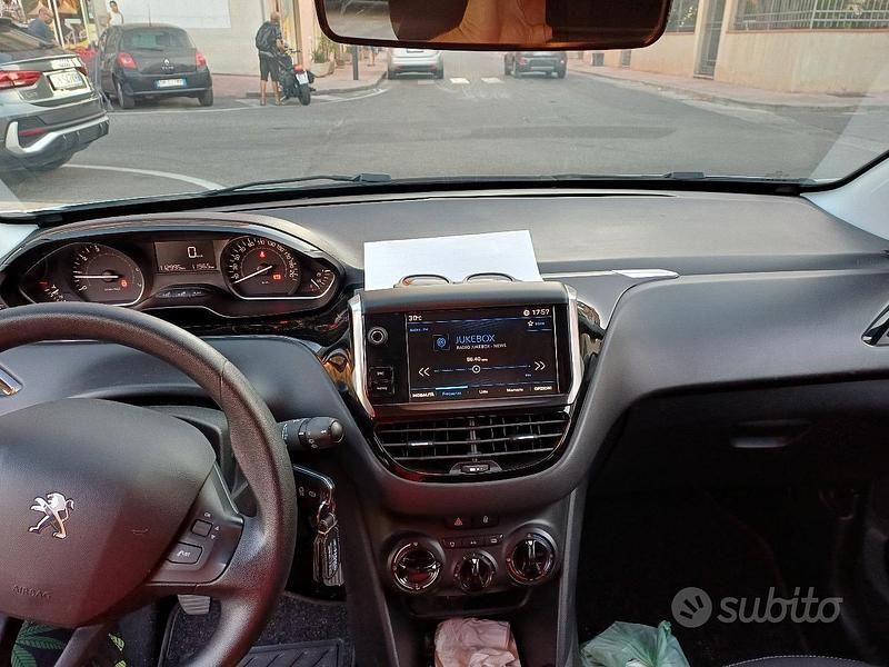 Usata Peugeot 208 82 CV (60 kW) 2017 Grigio Utilitaria