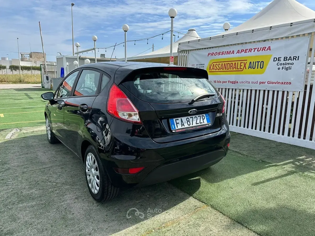 Usata Ford Fiesta 75 CV (55 kW) 2015 Utilitaria