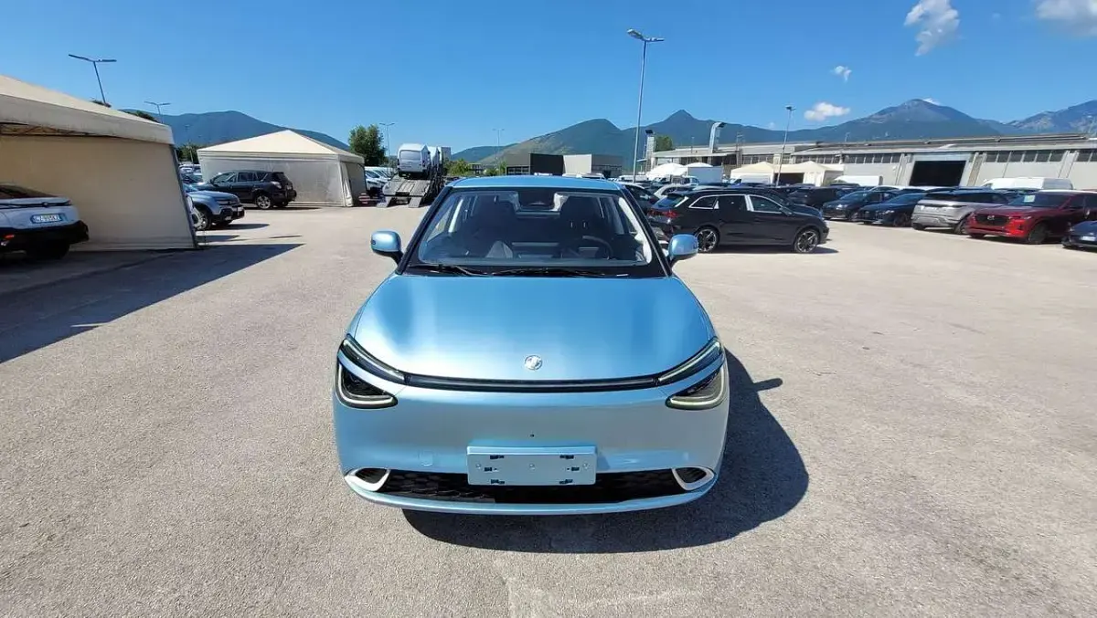 Ny DongFeng Box 38 kW (52 HK) 2026 Silver Halvkombi