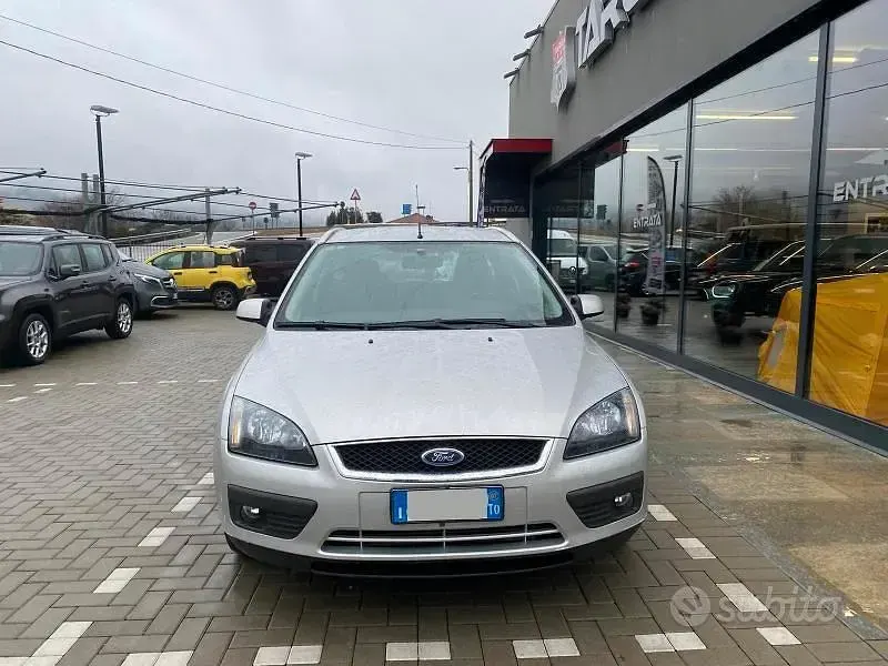 Usata Ford Focus Style 90 CV (66 kW) 2007 Gray Station wagon