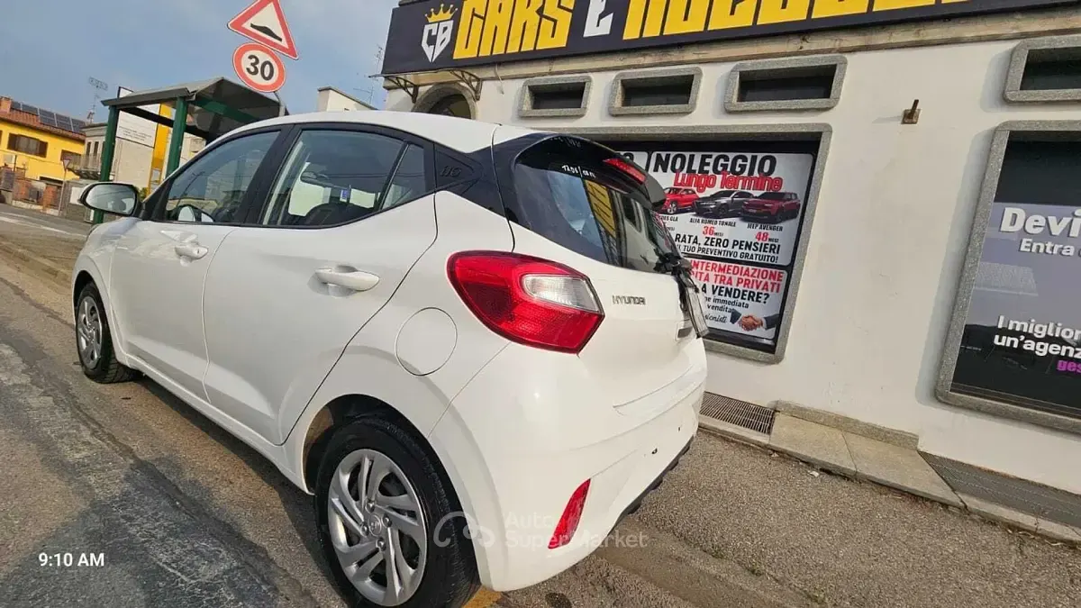 Usata Hyundai i10 Comfort 69 CV (50 kW) 2022 Bianco Utilitaria