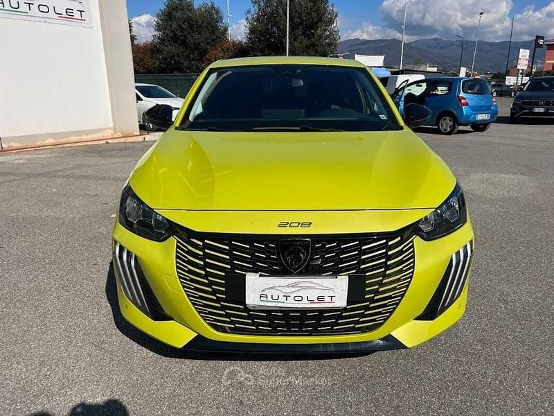 Usata Peugeot 208 Allure 101 CV (74 kW) 2024 Giallo Utilitaria