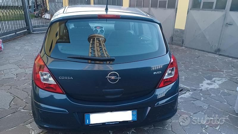 Usata Opel Corsa 80 CV (58 kW) 2010 Blu Utilitaria