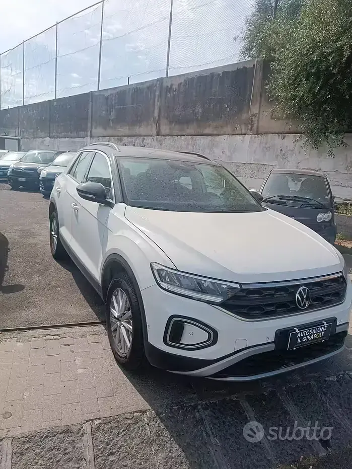 Usata VW T-Roc Life 110 CV (80 kW) 2023 Bianco SUV