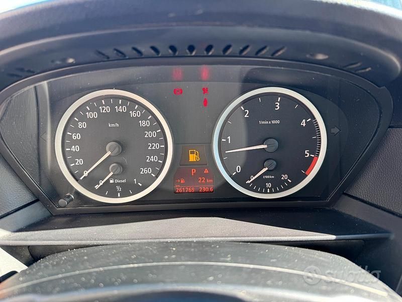 Usata BMW 530 M Sport 211 CV (155 kW) 2005 Grigio Berlina