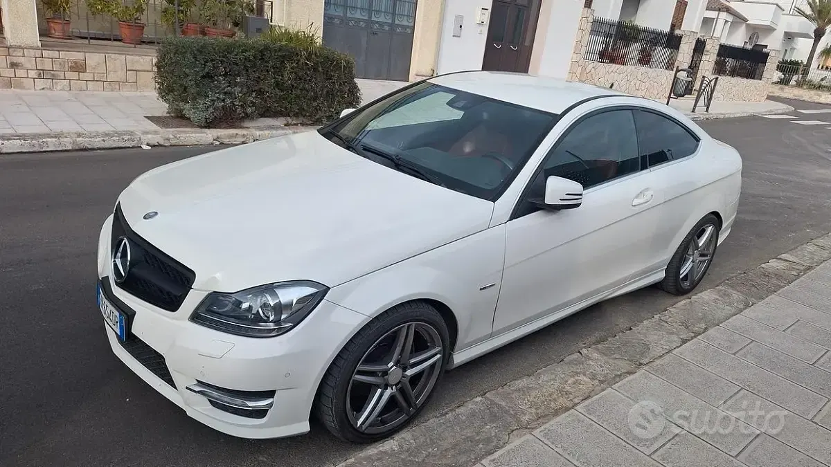 Usata Mercedes C220 170 CV (125 kW) 2012 Bianco Coupé