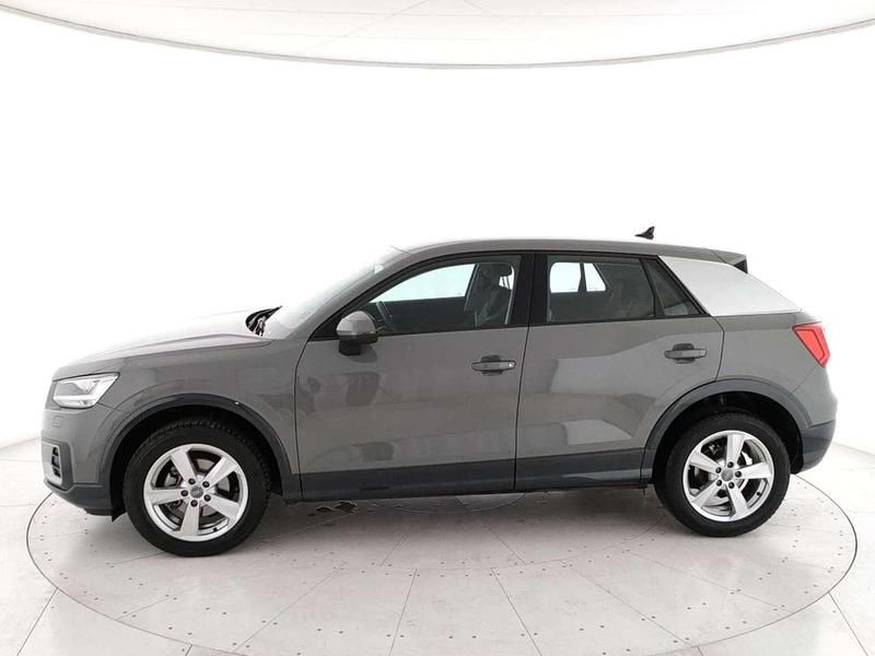 Usata Audi Q2 Admired 116 CV (85 kW) 2020 Grigio metall. SUV