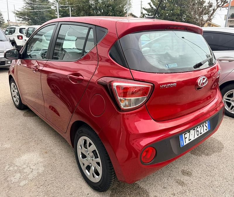 Usata Hyundai i10 65 CV (47 kW) 2020 Rosso Utilitaria