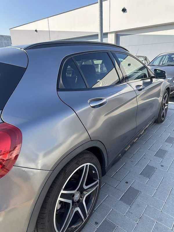 Usata Mercedes GLA200 AMG 136 CV (100 kW) 2015 Grigio SUV