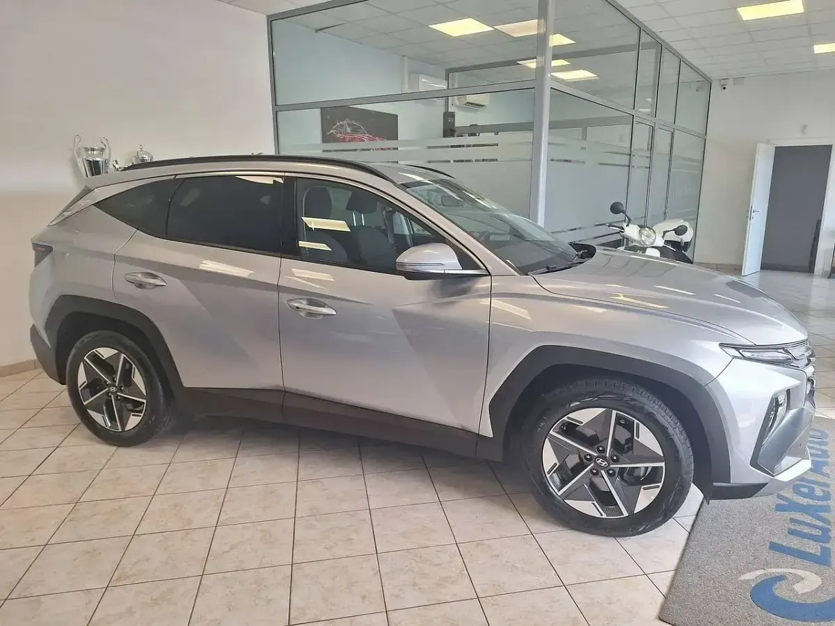 Usata Hyundai Tucson 136 CV (100 kW) 2024 Grigio SUV