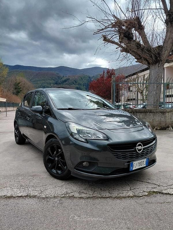 Usata Opel Corsa 69 CV (50 kW) 2017 Gray Utilitaria