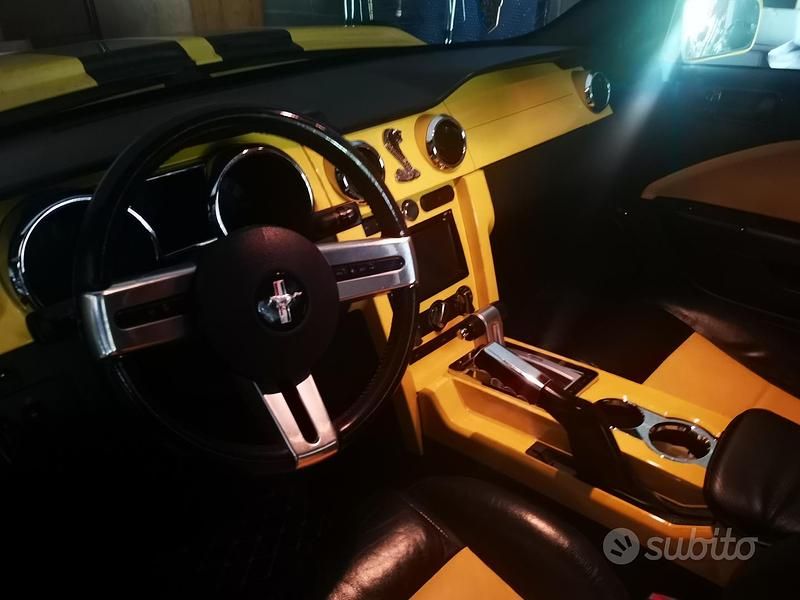 Usata Ford Mustang 2005 Giallo Coupé