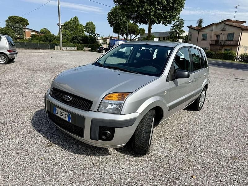 Usata Ford Fusion 68 CV (50 kW) 2007 Grigio Monovolume