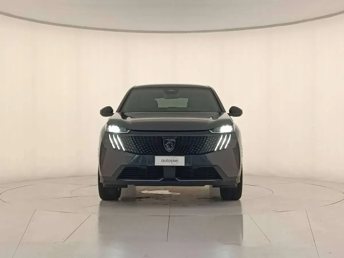 Usata Peugeot 3008 Allure 136 CV (100 kW) 2025 Grigio titanio met SUV