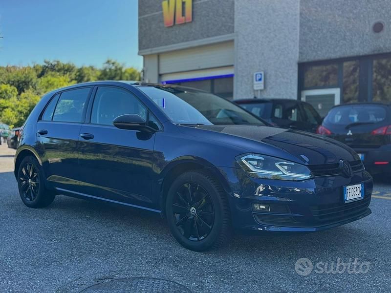 Usata VW Golf VII Highline 110 CV (80 kW) 2016 Blu Berlina