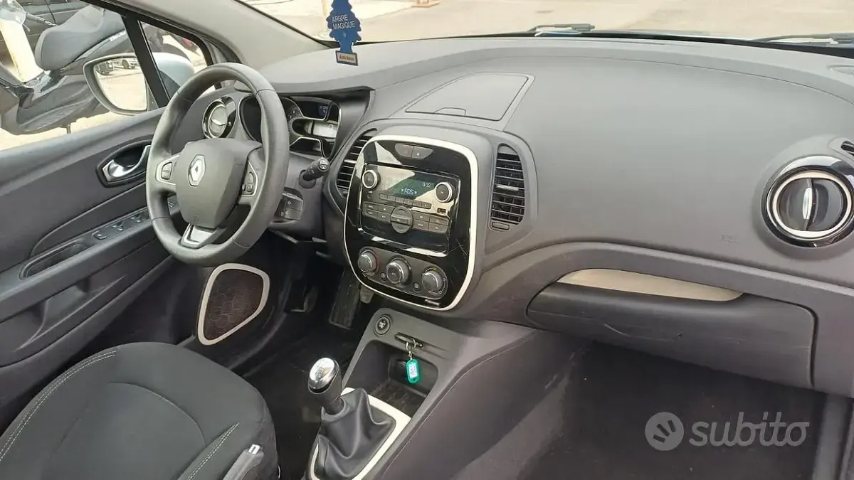Usado Renault Captur Life 90 CV (66 kW) 2019 Gris SUV