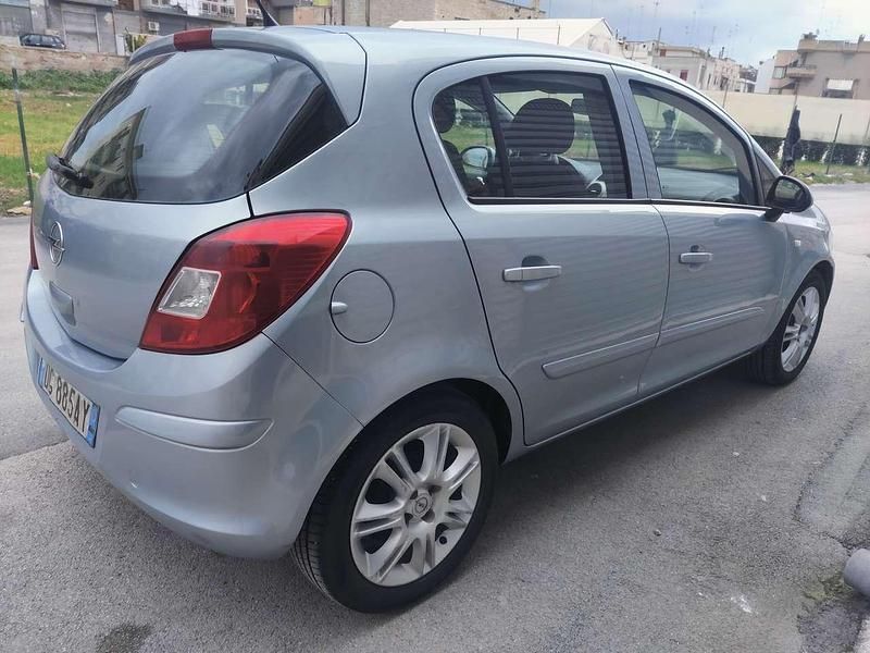 Usata Opel Corsa Enjoy 69 CV (50 kW) 2007 Blu/azzurro Utilitaria