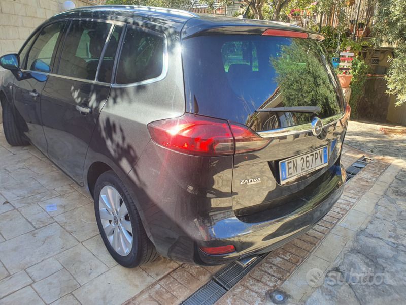 Usata Opel Zafira Tourer 170 CV (125 kW) 2013 Nero Monovolume