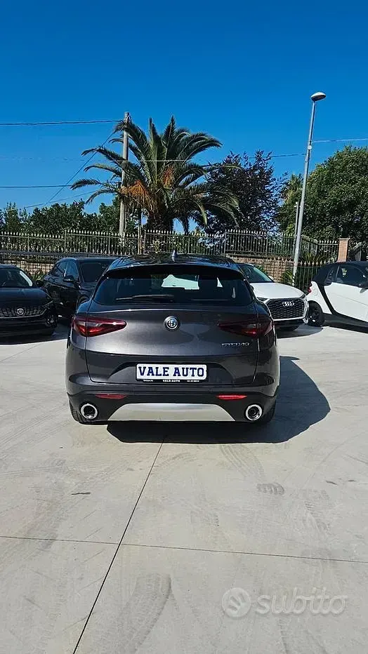 Usata Alfa Romeo Stelvio 190 CV (139 kW) 2021 Grigio SUV