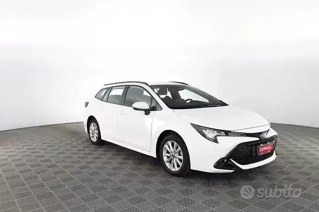 Usata Toyota Corolla Active 98 CV (72 kW) 2026 Bianco Station wagon