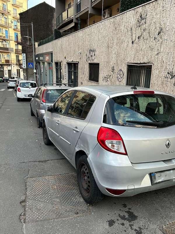 Usata Renault Clio II 68 CV (50 kW) 2010 Berlina