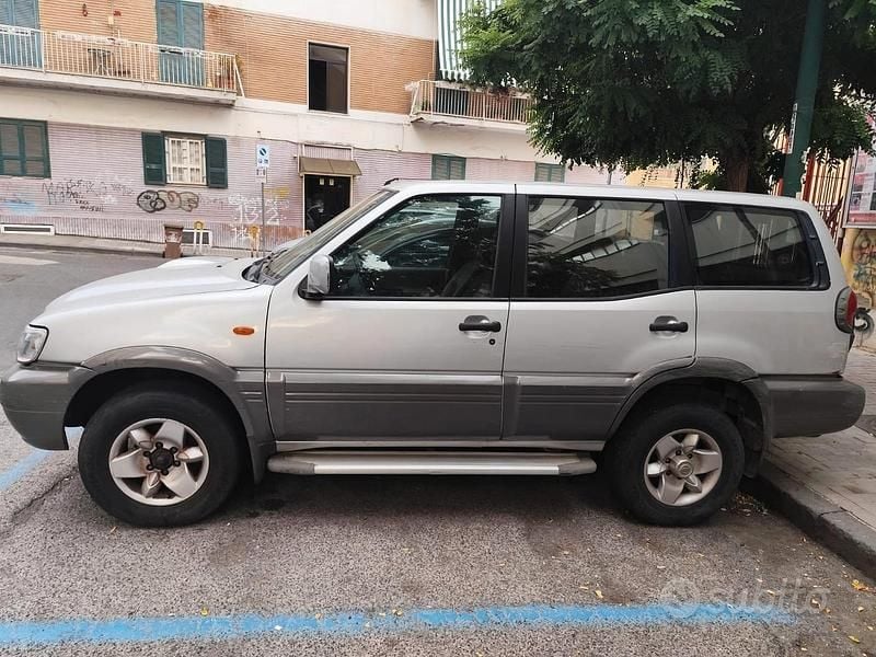 Usata Nissan Terrano 154 CV (113 kW) 2003 Grigio SUV