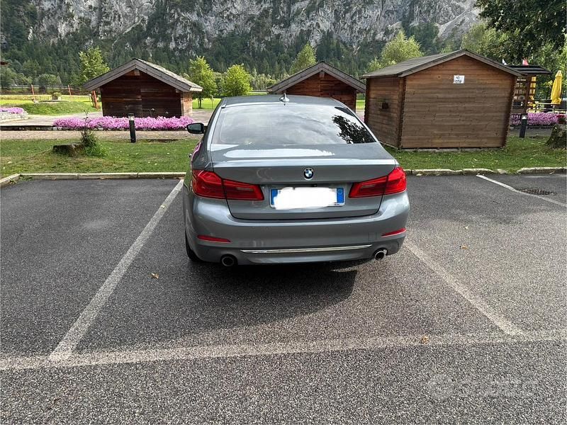Usata BMW 530e 184 CV (135 kW) 2019 Grigio Berlina
