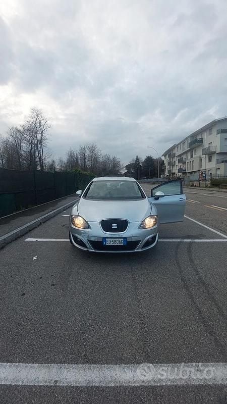Usata Seat Leon 85 CV (62 kW) 2010 Grigio Utilitaria