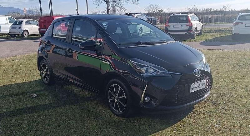 Usata Toyota Yaris Hybrid Active 73 CV (53 kW) 2018 Nero Berlina