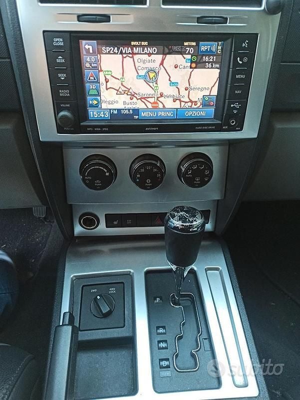 Usata Dodge Nitro SXT 177 CV (130 kW) 2008 Grigio SUV